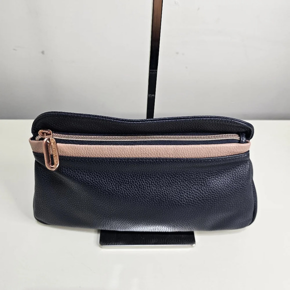 Caboodles Active by Simone Biles Zip Pop Grande Toiletry Bag - Picture 7 of 12